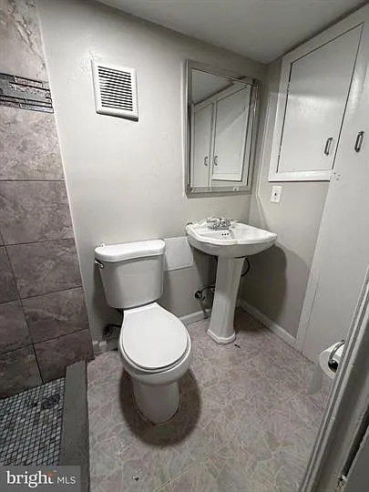 202 W Edgevale Rd #B — Photo 12