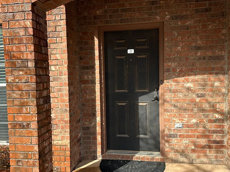 2108 Main St #2 — Photo 1
