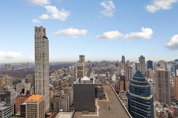 Sold by Nest Seekers International | media 15