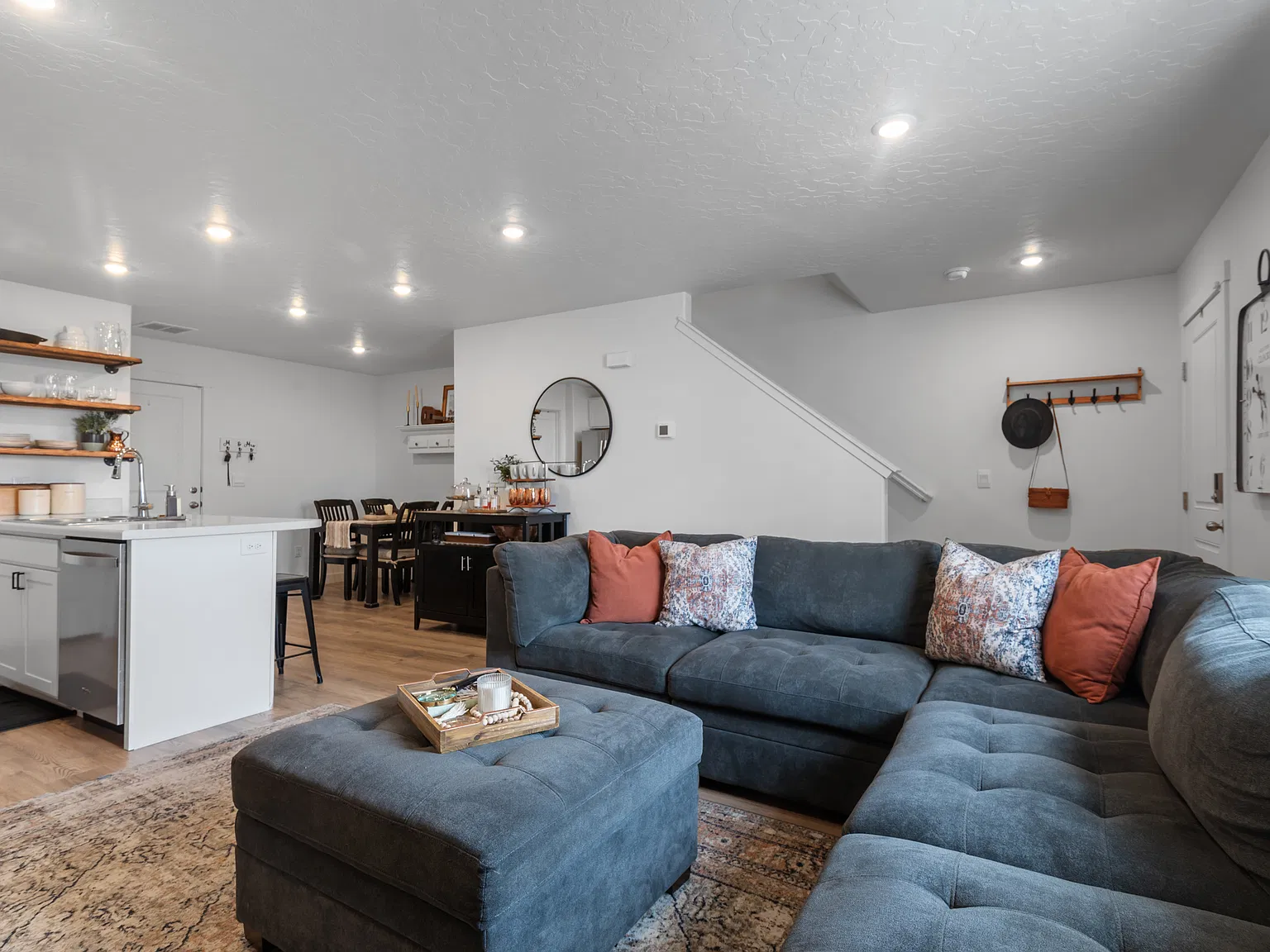 3 bed, 1300 sqft, $2,600 — Photo 4
