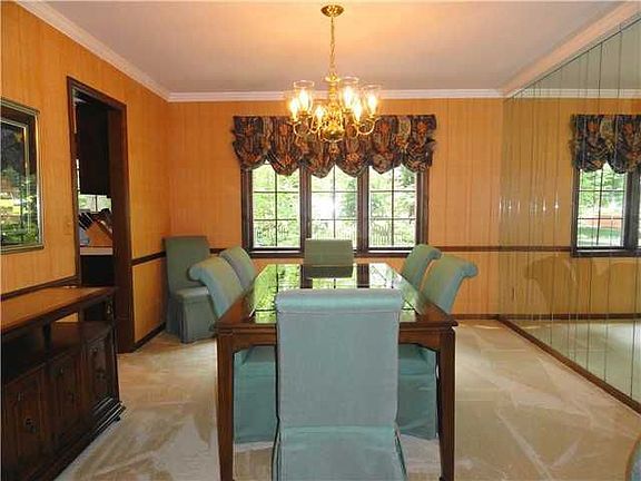 5th image of 581 Fairway Blvd