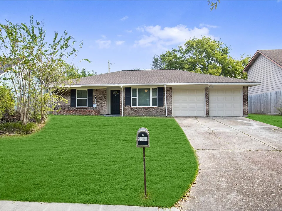 2005 Savanna Ct S