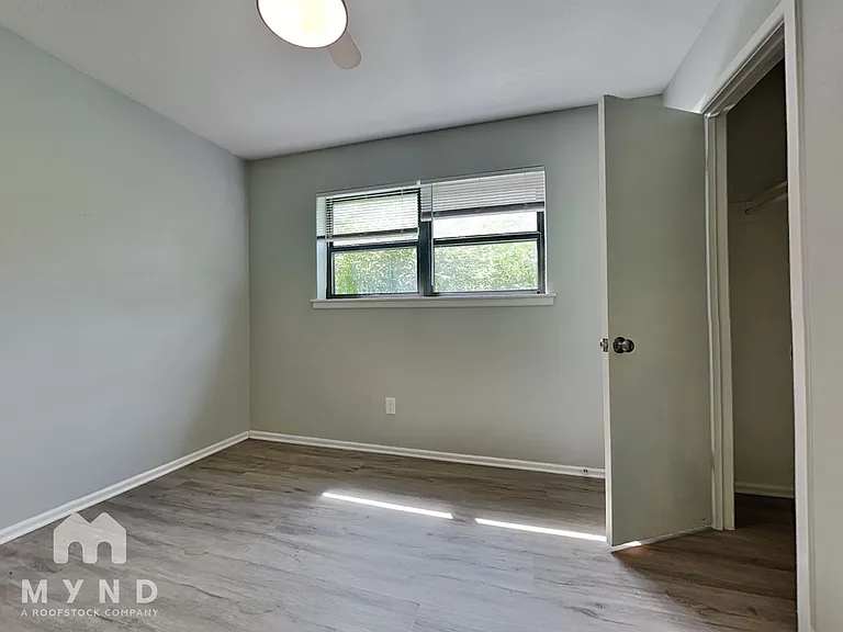 605 Thompson Dr — Photo 15