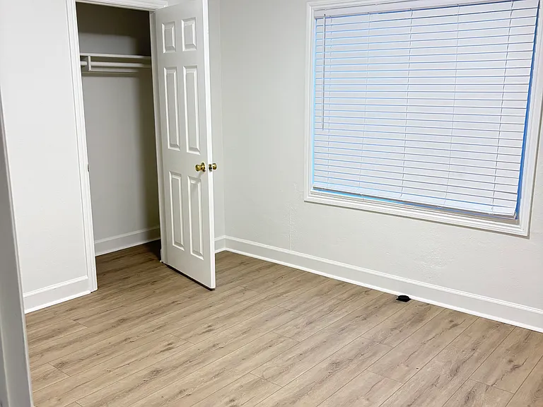 545 Rollins Rd — Photo 21