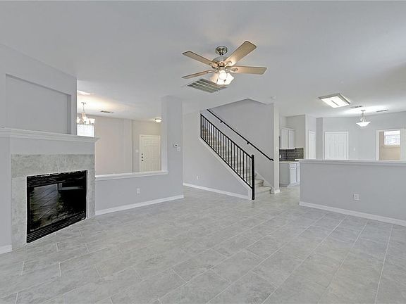 5th image of 1918 White Oak Cir