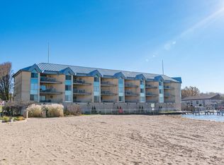 130 W Wisconsin Ave UNIT 25, Pewaukee, WI 53072