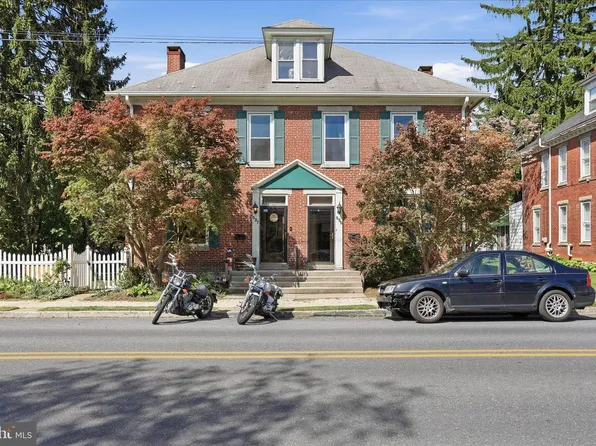 537 E King St, Chambersburg, PA 17201