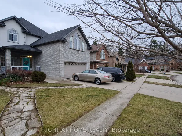 172 Lena Cres #2, Cambridge, ON N1R 8P6