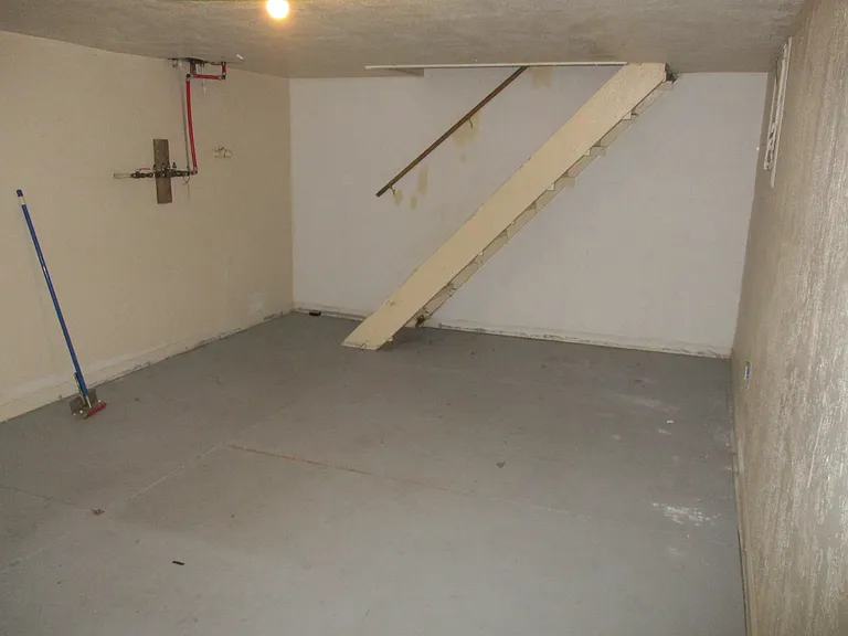 Basement for storage or studio. NON-HABITABLE.

Music or whatever medium you may be into!!