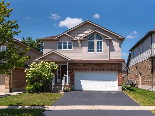 24 Joseph Lichti Ln, Wilmot, ON N3A 4S3