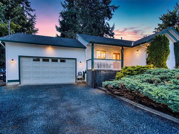 3rd image of 617 Taylor Cres