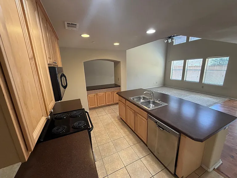 1139 Landon Ln — Photo 23