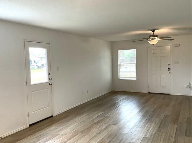 1st image of 1347 Mosely Cir #1