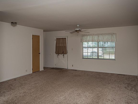 3rd image of 1535 Audubon Rd
