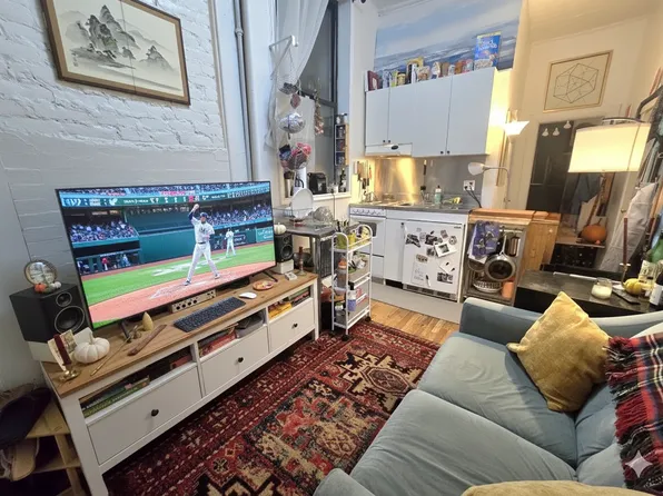 113 Wyckoff Avenue image 1 of 5