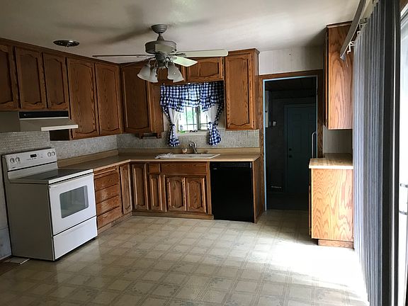 3rd image of 4924 Wallace Ave