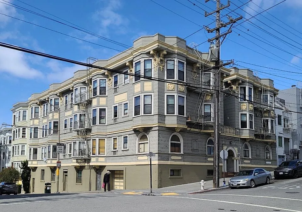 1501 Larkin St