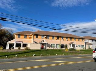 100 Quarry Rd #J, Hamburg, NJ 07419