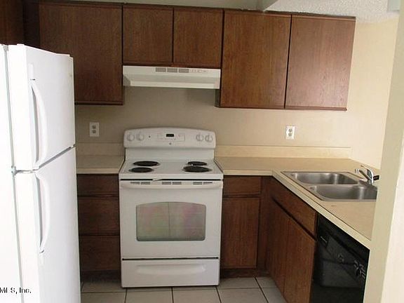 3rd image of 10715 Meadow Lea Dr #1-B