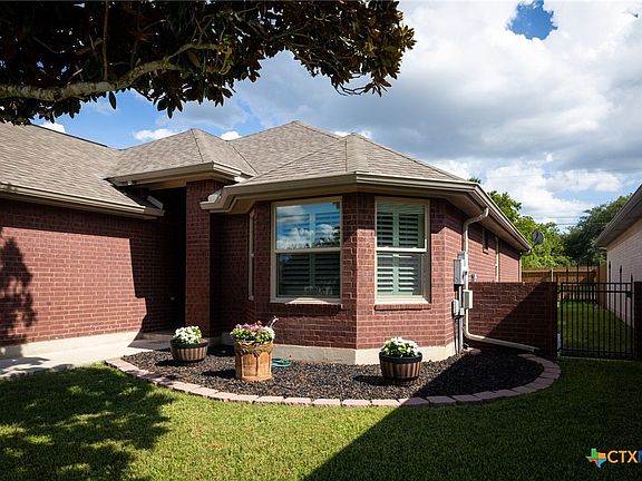 3rd image of 1567 Goldensage Dr