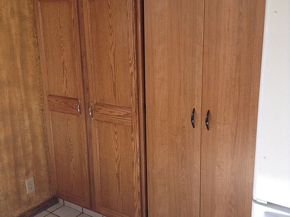 3rd image of 523 E Margaret St