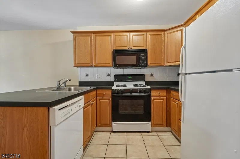 2 bed, 1.5 bath, $2,800 — Photo 3