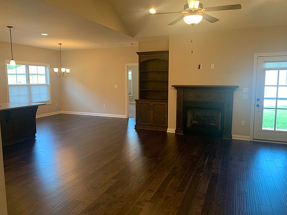 5th image of 4187 Beechwood Ln