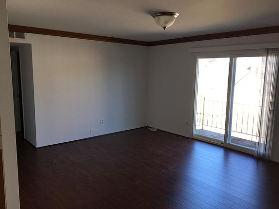 4th image of 44518 N Bunker Hill Dr #1