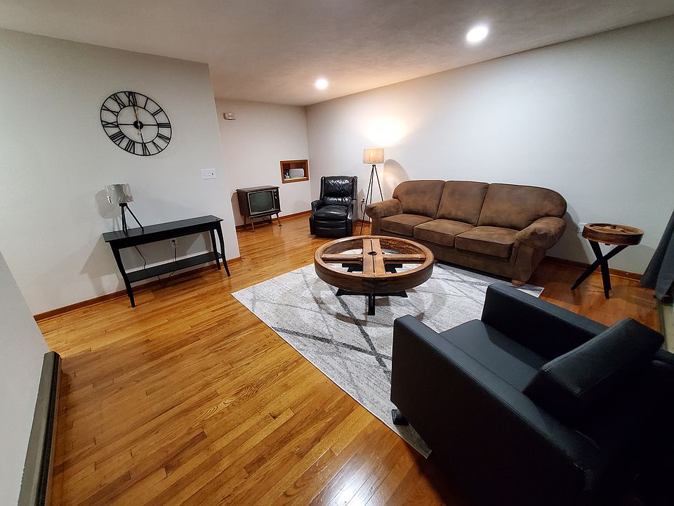 2nd image of 523 Albright Rd