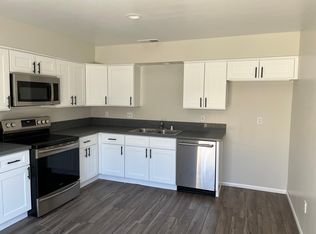 3207 Crestline Rd, Bakersfield, CA 93306