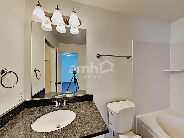 4384 N Maple Dr — Photo 13