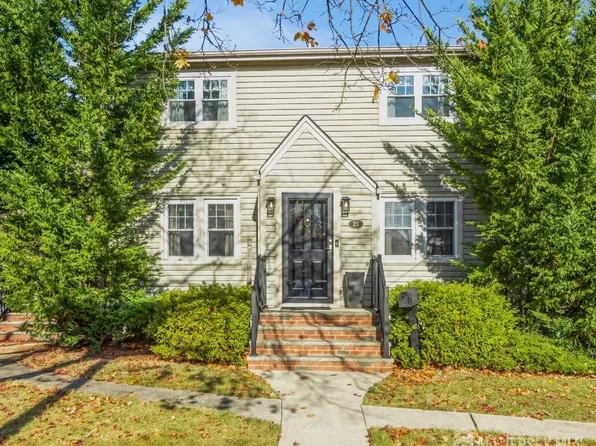 25 Simpson Ave, Edison, NJ 08817