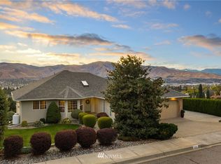 800 Briarwood Dr, East Wenatchee, WA 98802