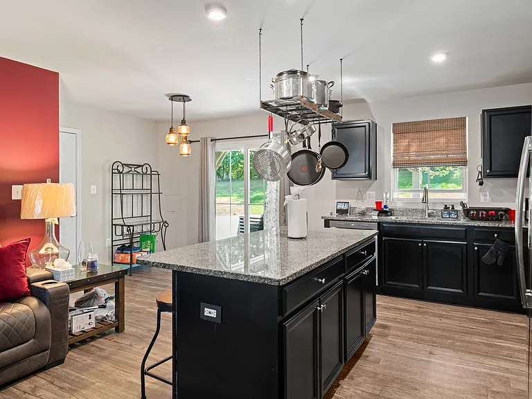 90 Mannie Ct — Photo 8
