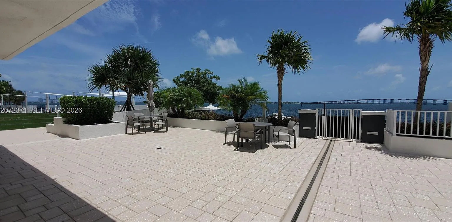 Brickell Harbour Condo — Photo 4