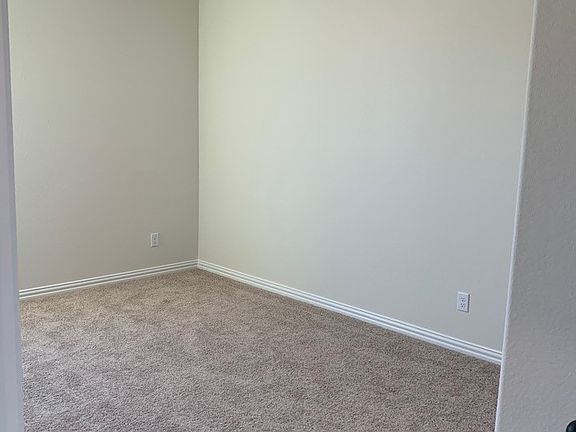 2nd image of 920 Blackbird Dr