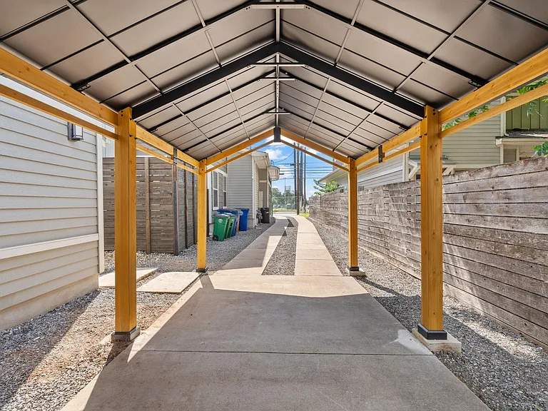 720 Pedernales St #B — Photo 28