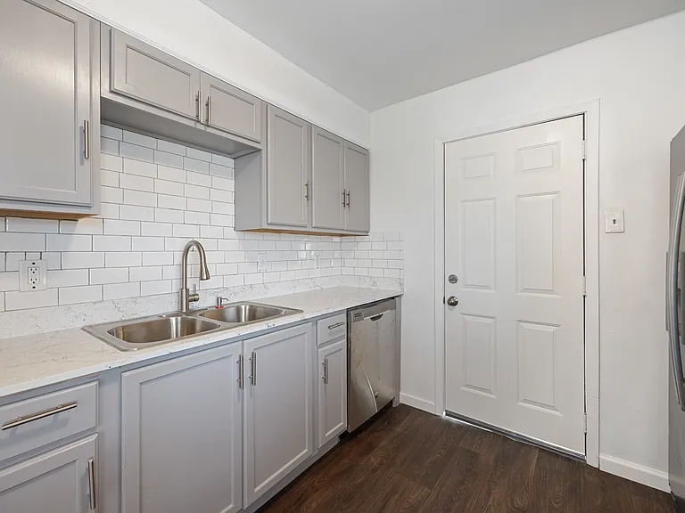 3827 Vineyard Dr — Photo 14