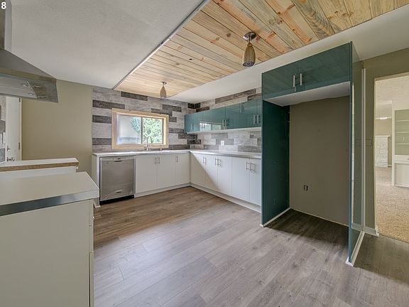 5th image of 4905 E 18th St