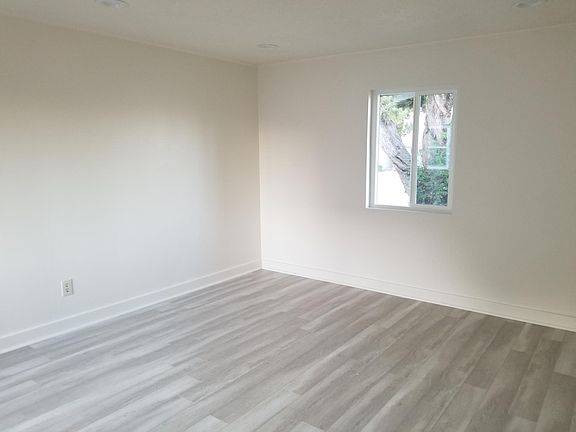 5th image of 238 E College St