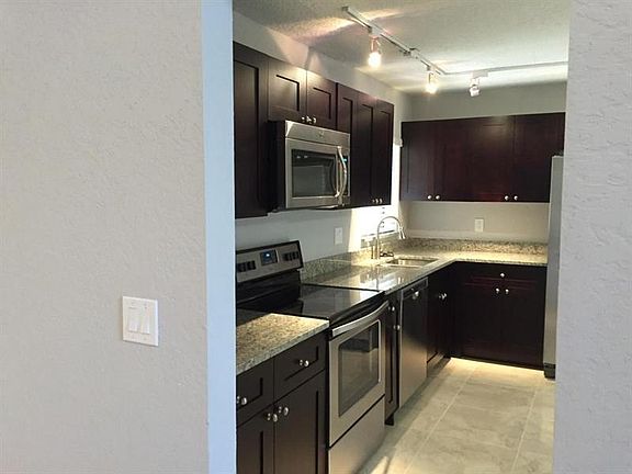3rd image of 3177 La Mirage Dr