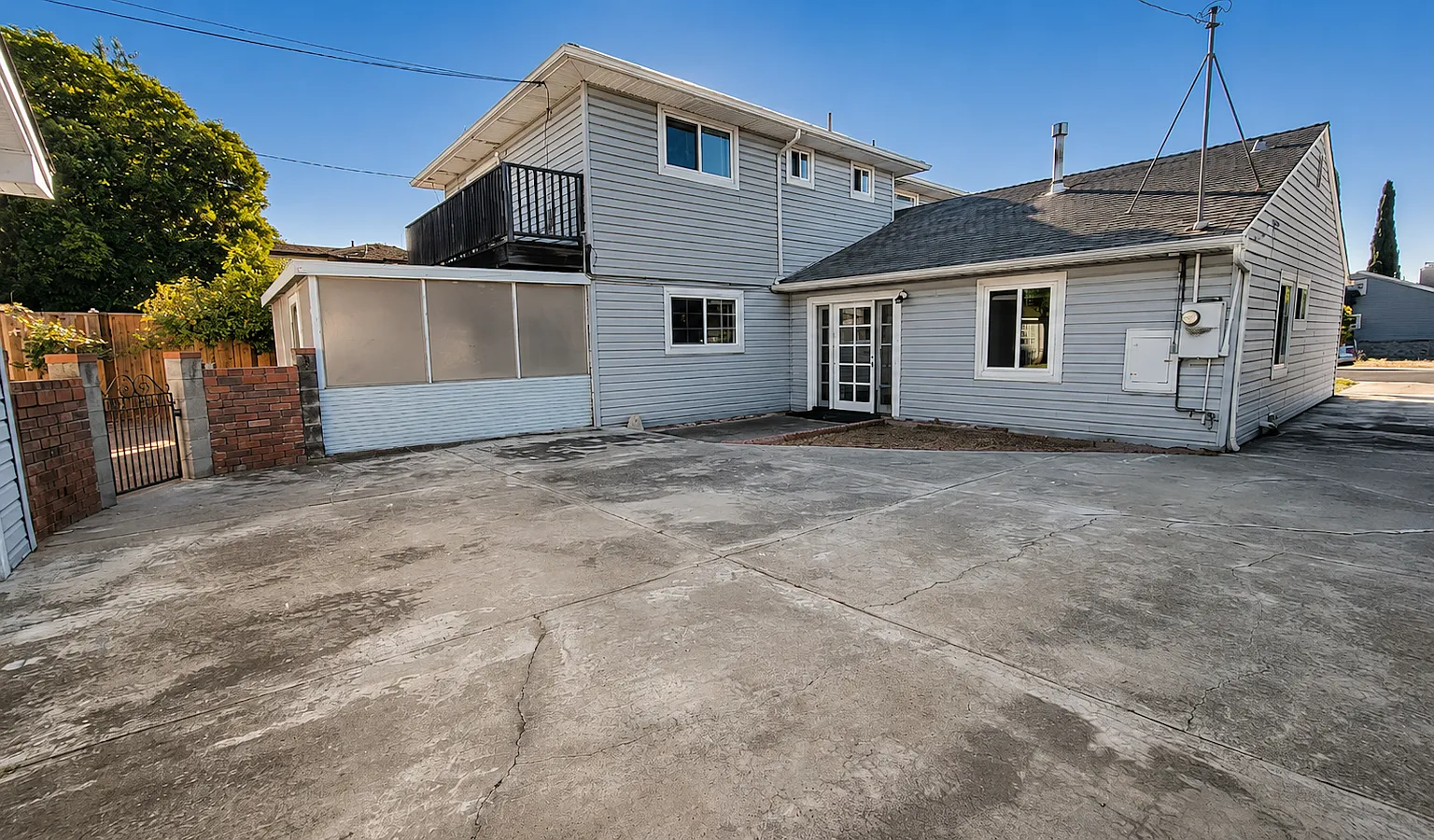 2132 Forbes Avenue — Photo 2