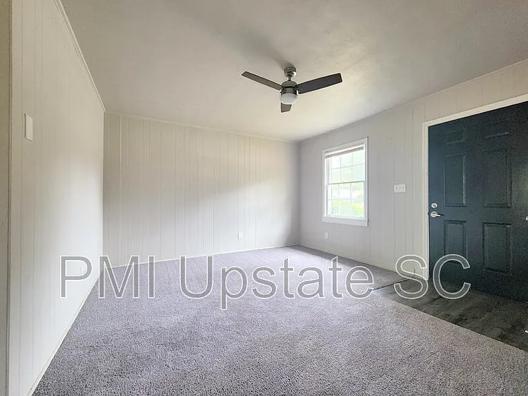103A Looneybrook Dr — Photo 3