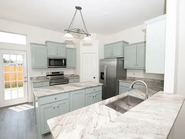 4711 Topaz Ln, Granbury, TX 76049