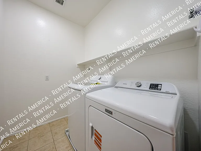 1081 N Mason Dr — Photo 8