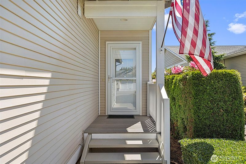 4th image of 1190 Decatur Circle