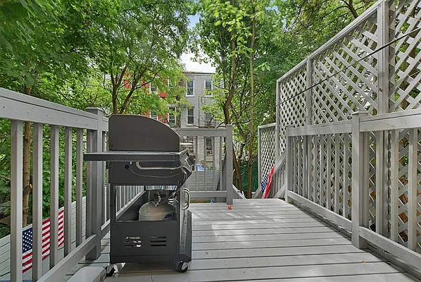 Rented by Compass | media 7