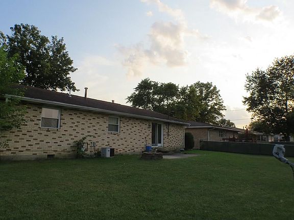 2nd image of 212 Leo St