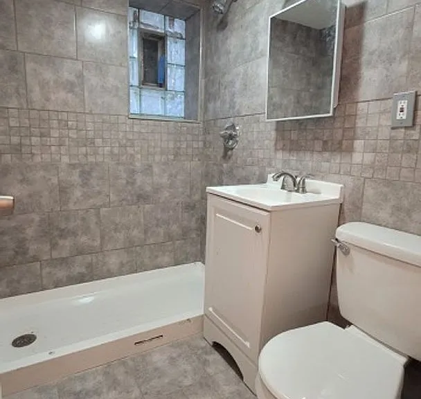 8010 S Saint Lawrence Ave — Photo 6
