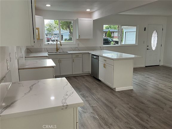 4th image of 4925 N Stoddard Ave